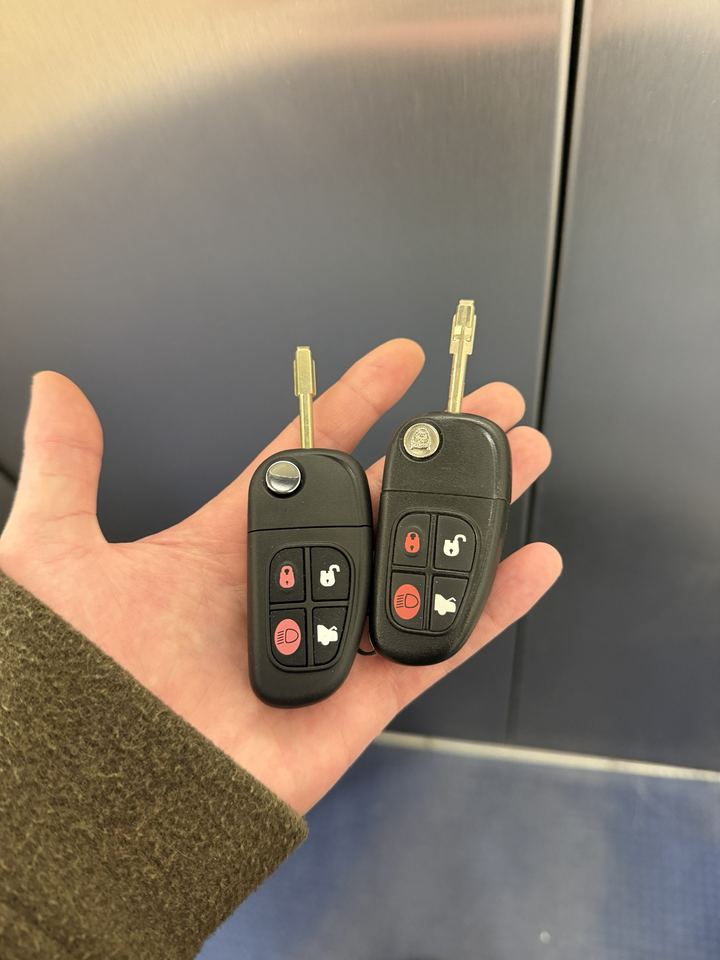 Jaguar flip key made by Dee's Locks
