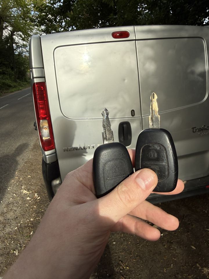 Renault Trafic remote key made by Dee's Locks